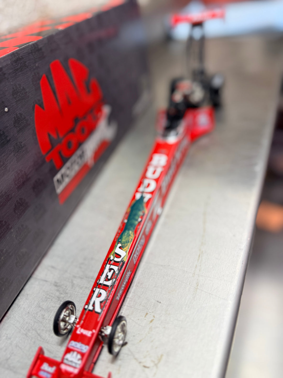 Kenny Bernstein Louie the Lizard 1998 Top Fuel Dragster 1:24 – MAC Tools NHRA Diecast