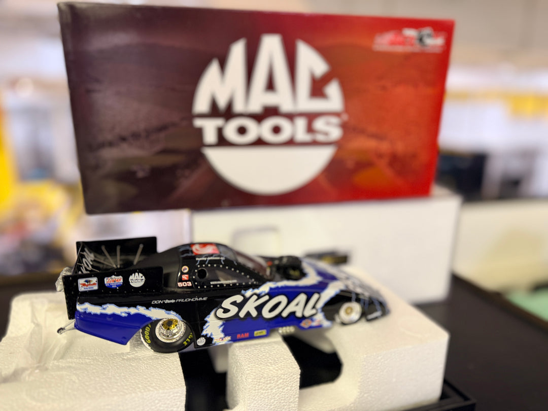 Tommy Johnson Jr. Skoal 2002 Funny Car 1:24 Scale Action Diecast with Display Case – Limited Edition 1 of 3,504