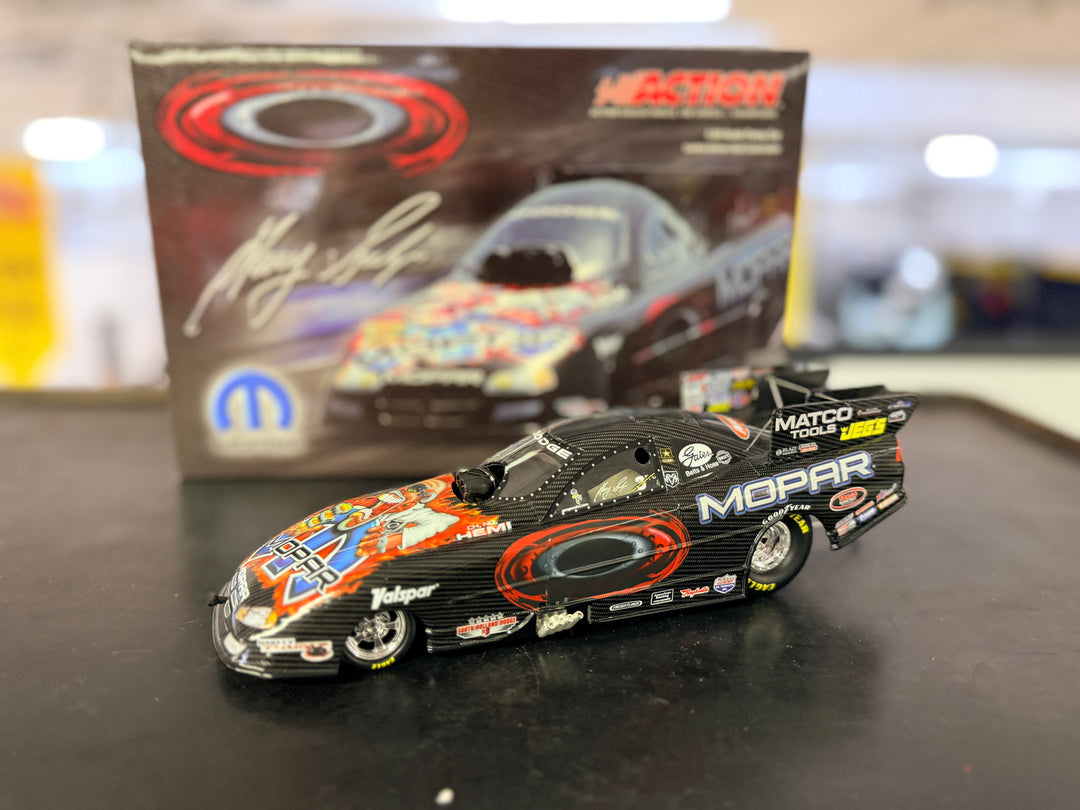 Gary Scelzi Oakley Carbon Fiber 2005 Dodge Funny Car 1:24 Action NHRA Diecast