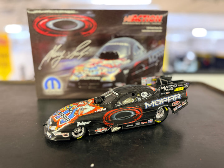 Gary Scelzi Oakley Carbon Fiber 2005 Dodge Funny Car 1:24 Action NHRA Diecast