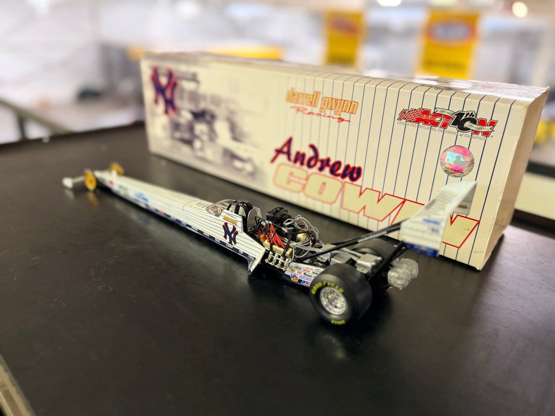 2002 Andrew Cowin New York Yankees Top Fuel Dragster 1:24 Action Diecast