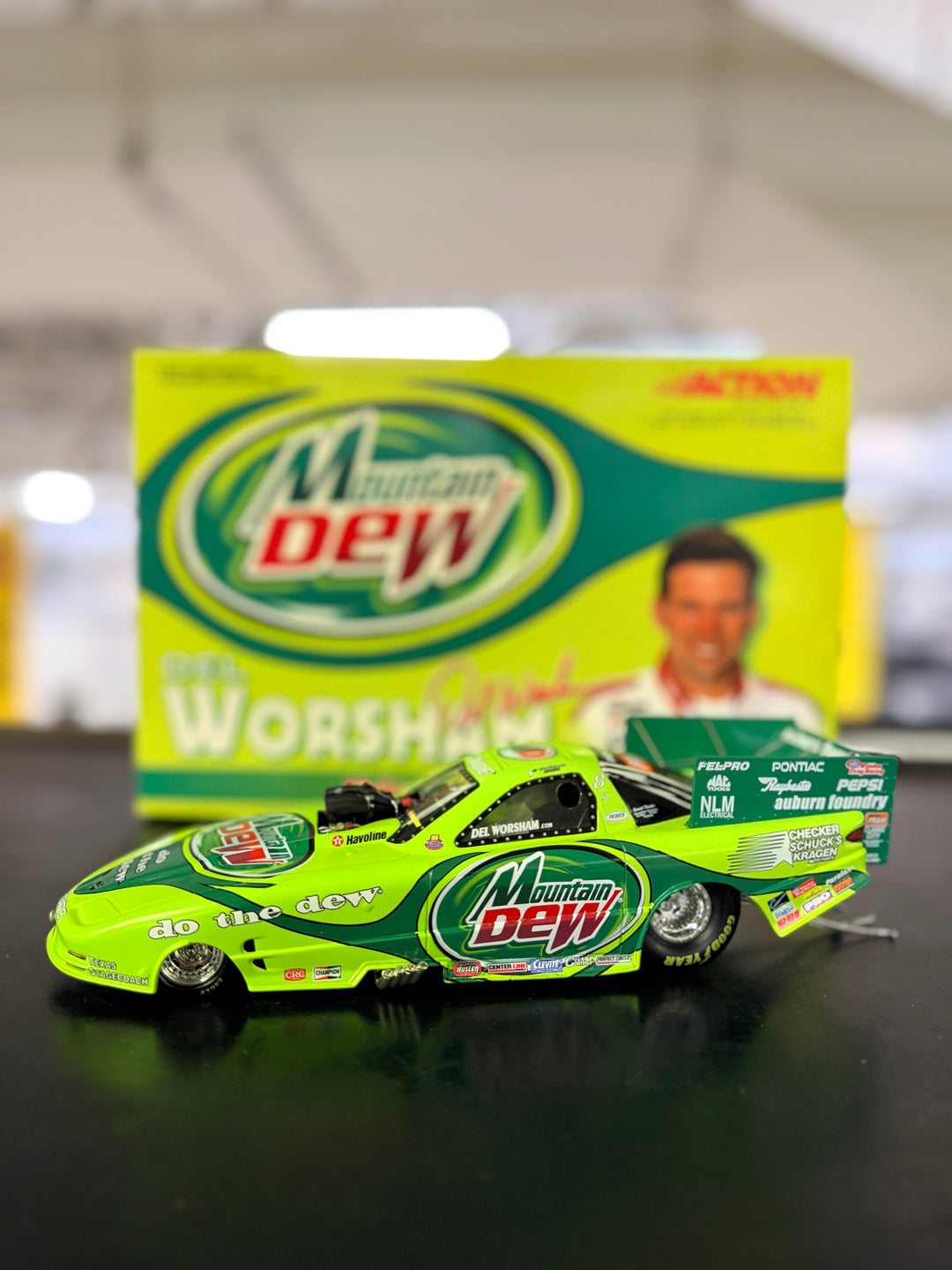 Del Worsham 2001 Mountain Dew Pontiac Firebird Funny Car – Chicago Special Edition 1:24 Diecast