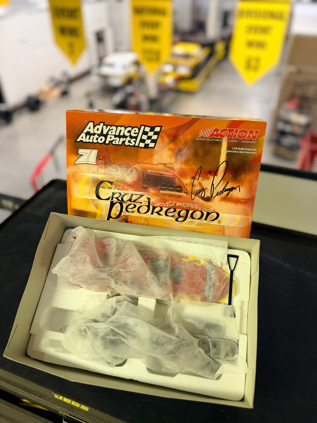 Cruz Pedregon 2003 Advanced Auto Parts Pontiac Firebird Funny Car 1:24 Action Collectibles Diecast – 1 of 2,028