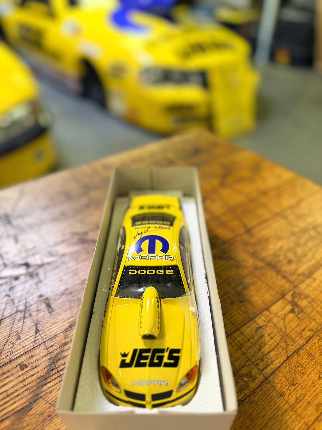 Autographed Jeg Coughlin Jr 2005 Dodge Pro Stock Diecast #3177/3504 (Limited Edition)