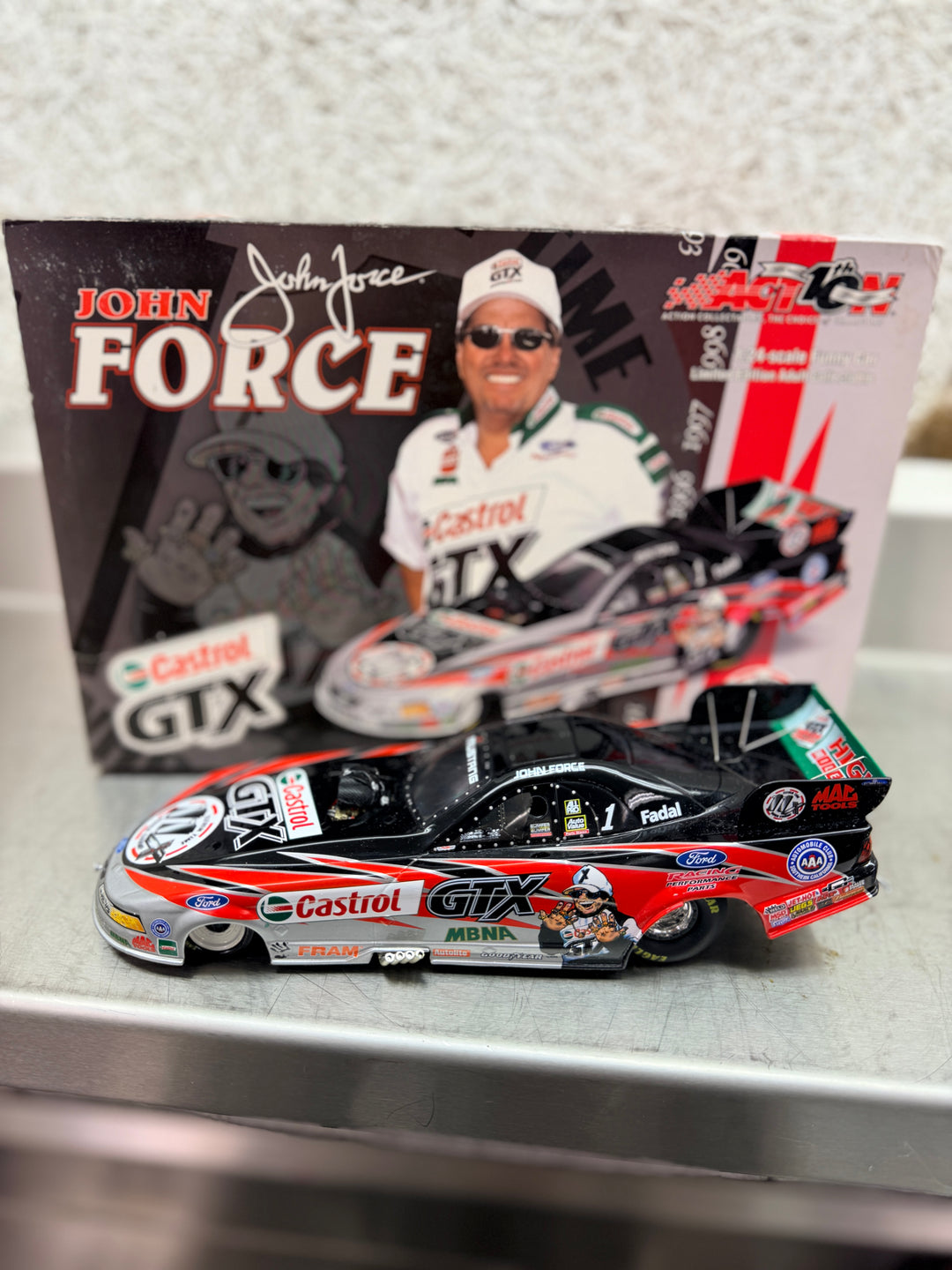 John Force GTX 11X Champion 2002 Ford Mustang Funny Car 1:24 – NHRA Diecast 1 of 4,284