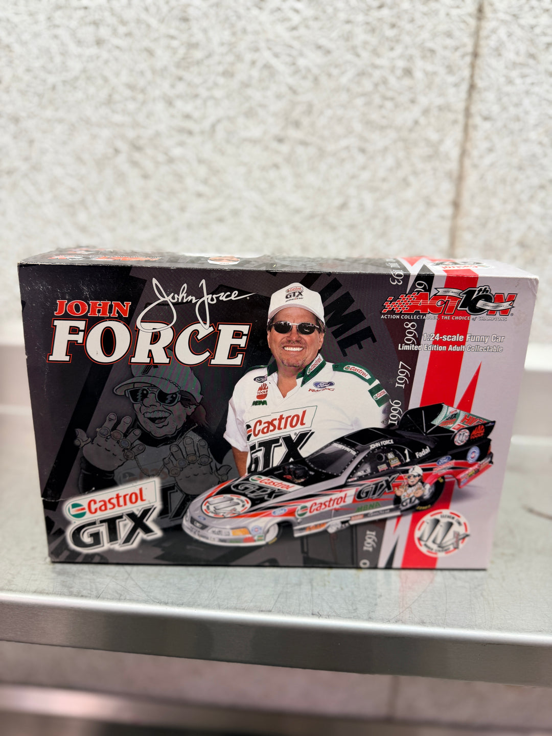 John Force GTX 11X Champion 2002 Ford Mustang Funny Car 1:24 – NHRA Diecast 1 of 4,284