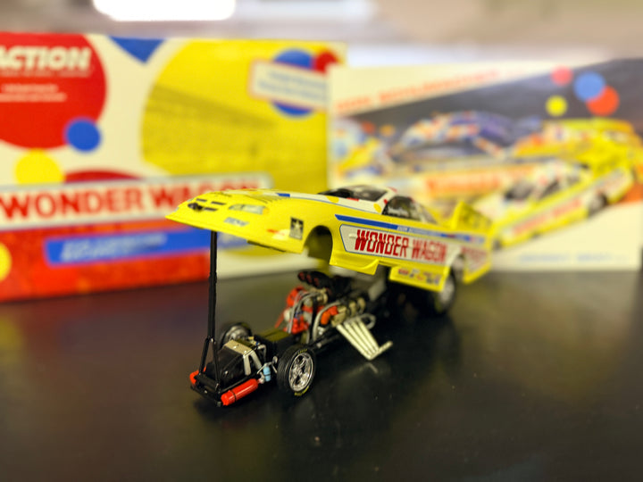 Johnny Gray Wonder Wagon Funny Car 1:24 Diecast – Don Schumacher Tribute | Action Collectibles 1 of 2004