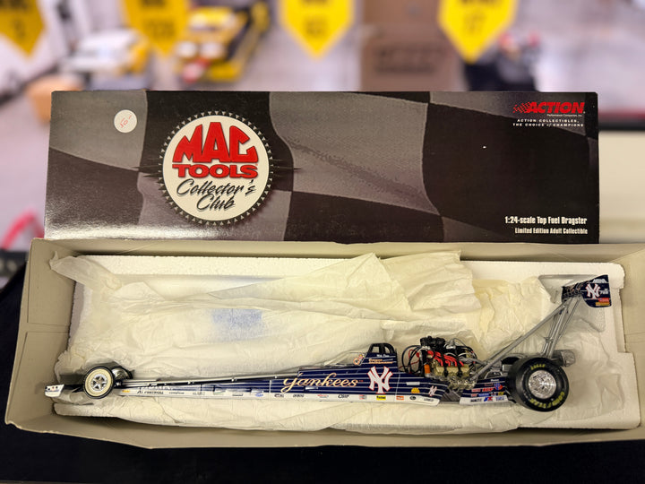 Mike Dunn NY Yankees Top Fuel Dragster 1:24 MAC Tools Collector Club Action ARC