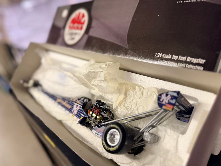 Mike Dunn NY Yankees Top Fuel Dragster 1:24 MAC Tools Collector Club Action ARC