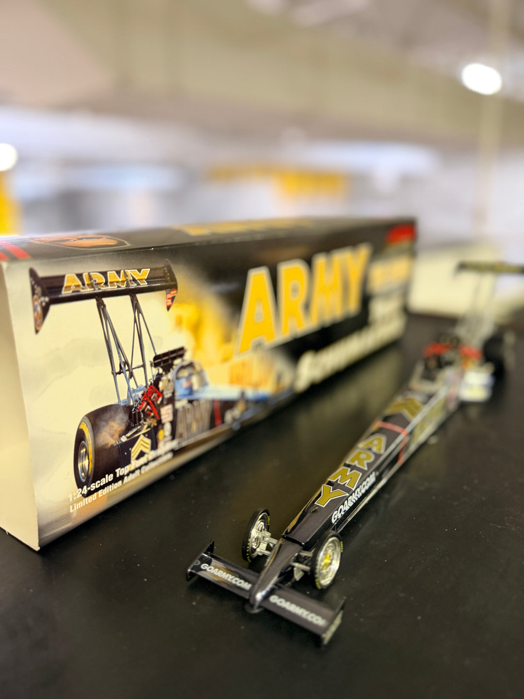 Tony Schumacher “The Sarge” U.S. Army 2001 Top Fuel Dragster 1:24 – Rare NHRA Diecast 1 of 900